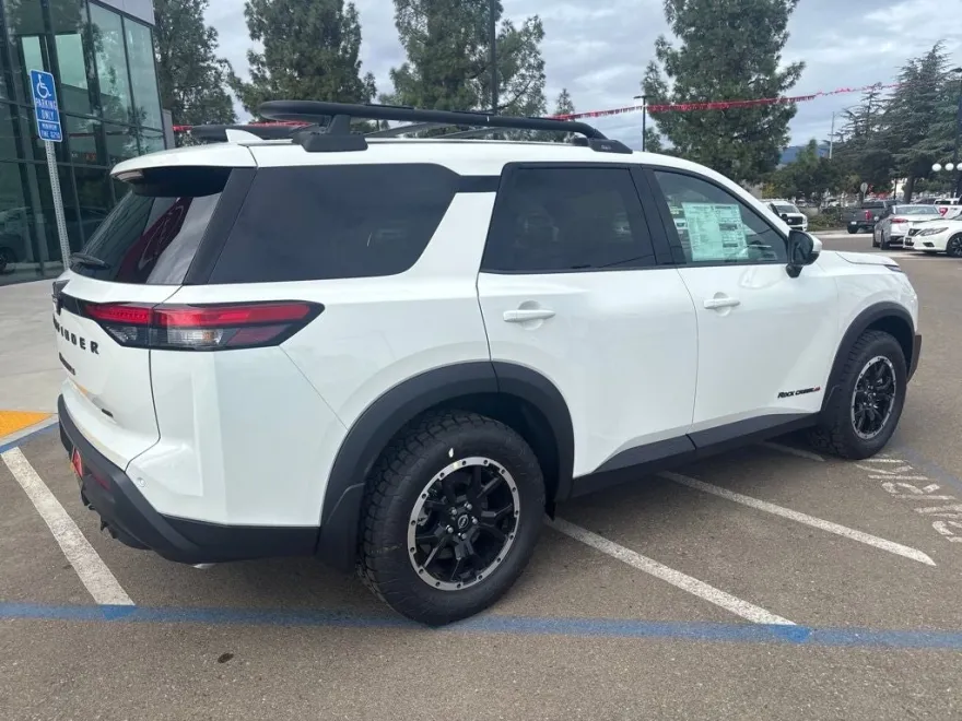 2025 Nissan Pathfinder Rock Creek photo 1