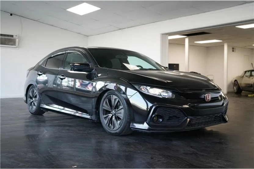 2017 Honda Civic EX Hatchback photo 1
