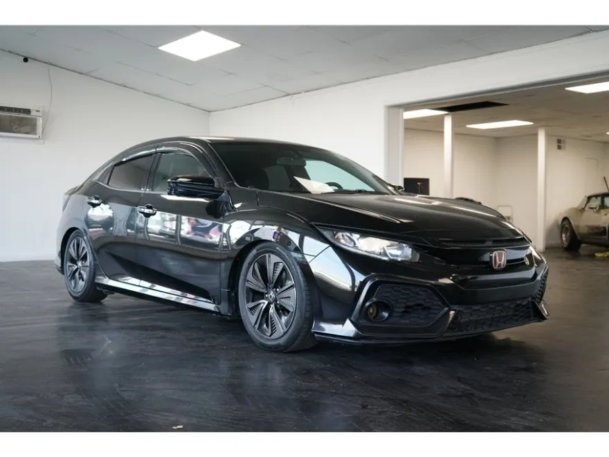 2017 Honda Civic EX Hatchback photo 1