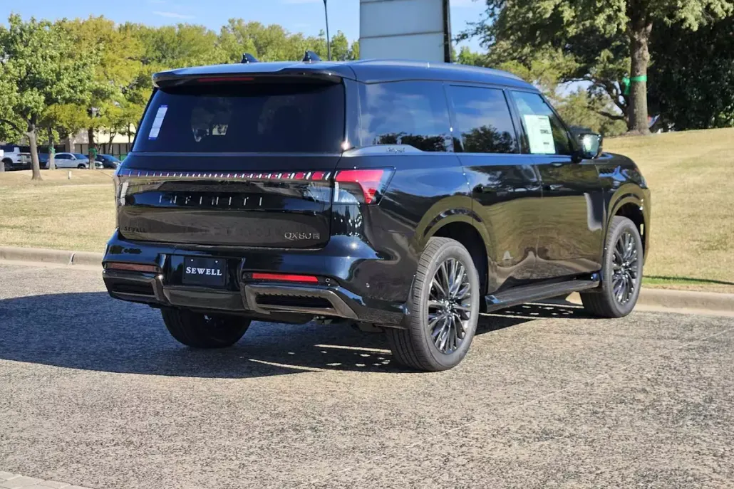2026 Infiniti QX80 photo 1