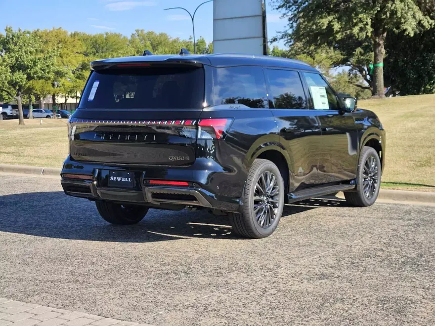 2026 Infiniti QX80 photo 1