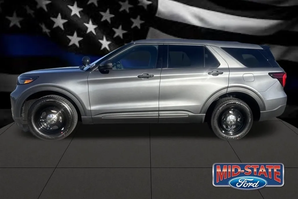 2025 Ford Explorer photo 1