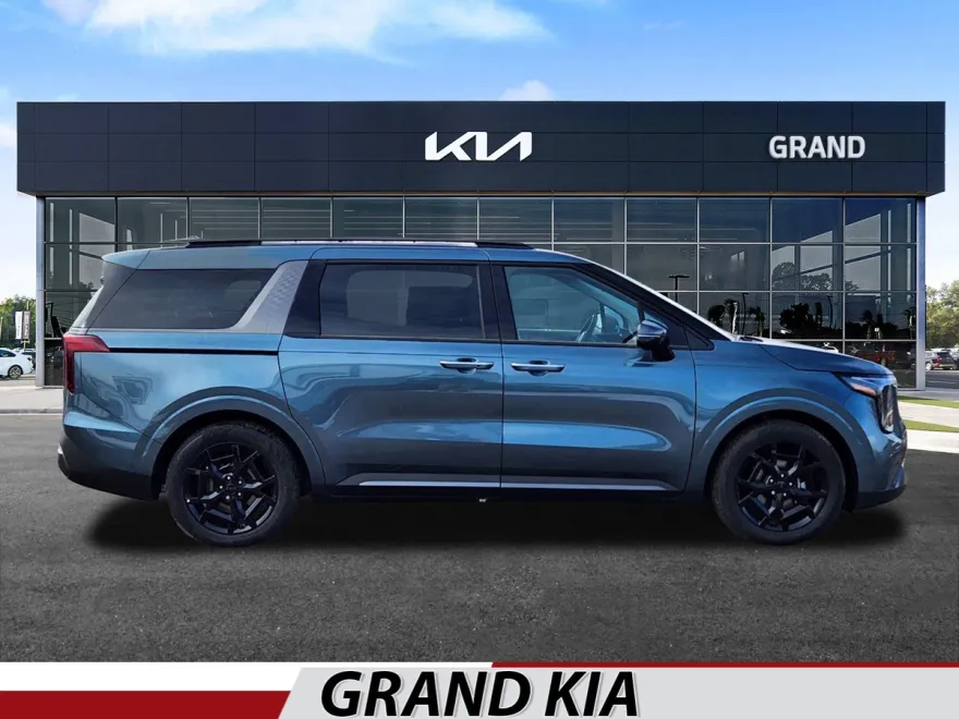 2025 Kia Carnival SX Prestige photo 1