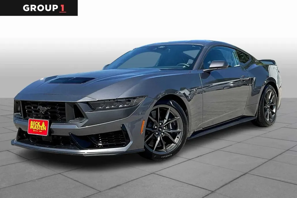 2024 Ford Mustang Dark Horse photo 1