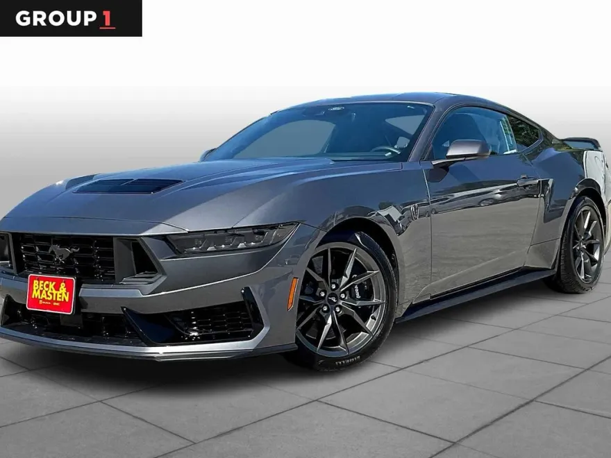 2024 Ford Mustang Dark Horse photo 1