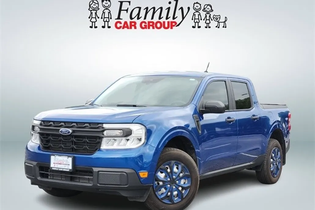 2023 Ford Maverick XL photo 1