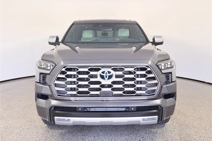 2024 Toyota Sequoia Capstone photo 1