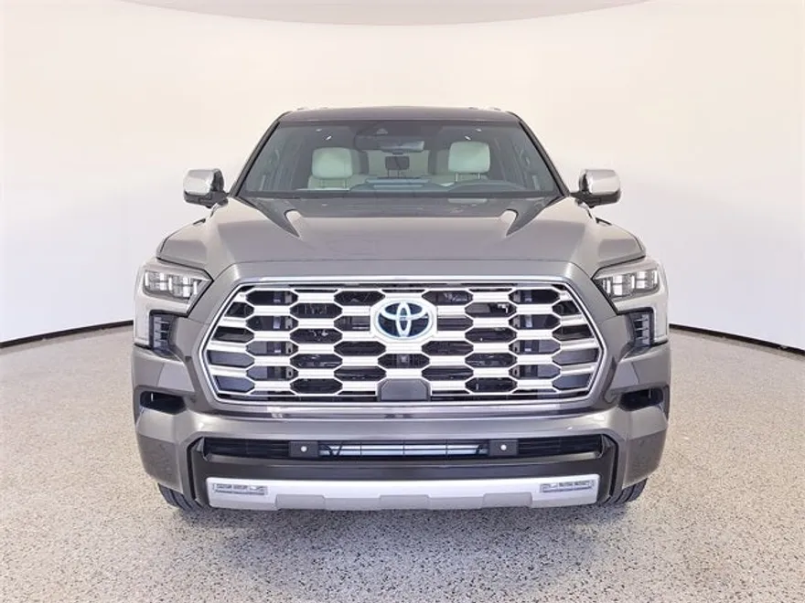 2024 Toyota Sequoia Capstone photo 1