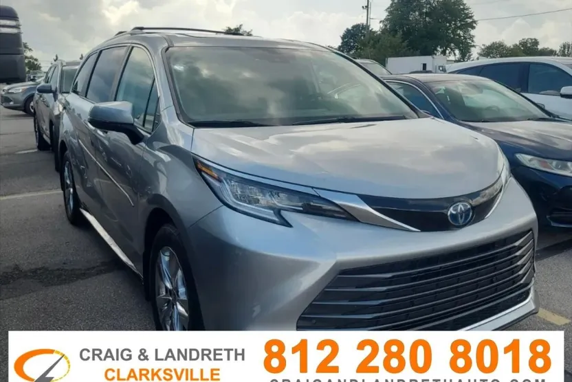 2024 Toyota Sienna Limited photo 1