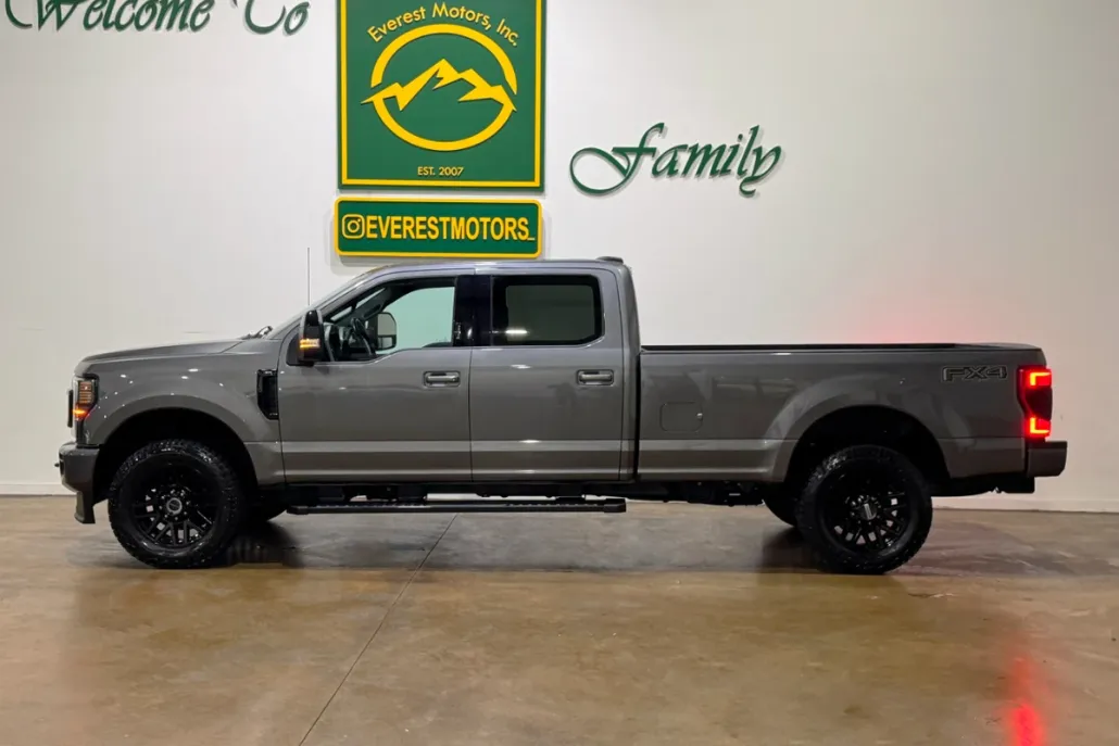 2022 Ford F-250 Lariat FX4 photo 1