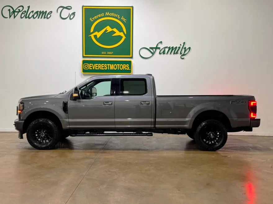 2022 Ford F-250 Lariat FX4 photo 1