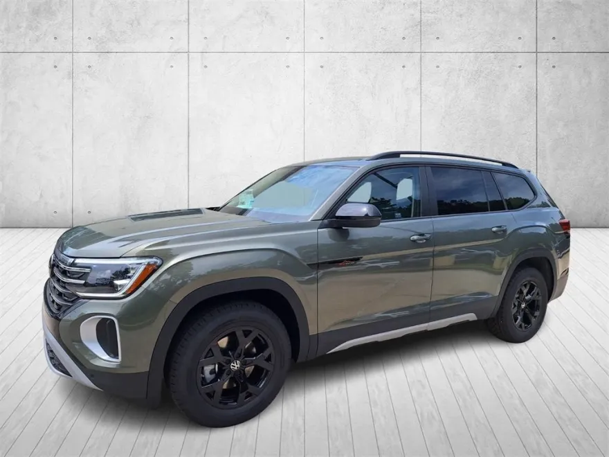 2025 Volkswagen Atlas Peak Edition SE photo 1