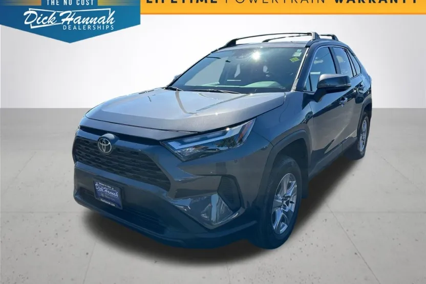 2025 Toyota RAV4 XLE photo 1