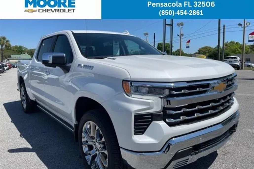 2025 Chevrolet Silverado photo 1