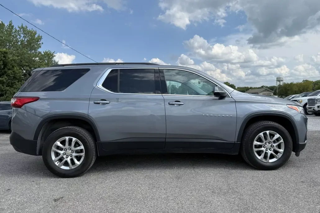 2021 Chevrolet Traverse Cloth photo 1
