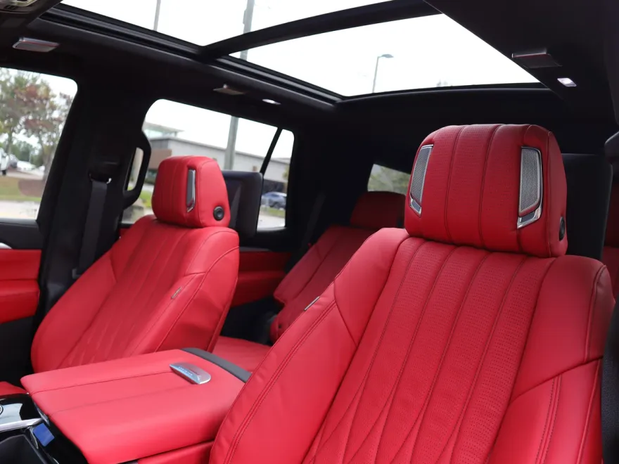 2025 Cadillac Escalade Sport Platinum photo 1