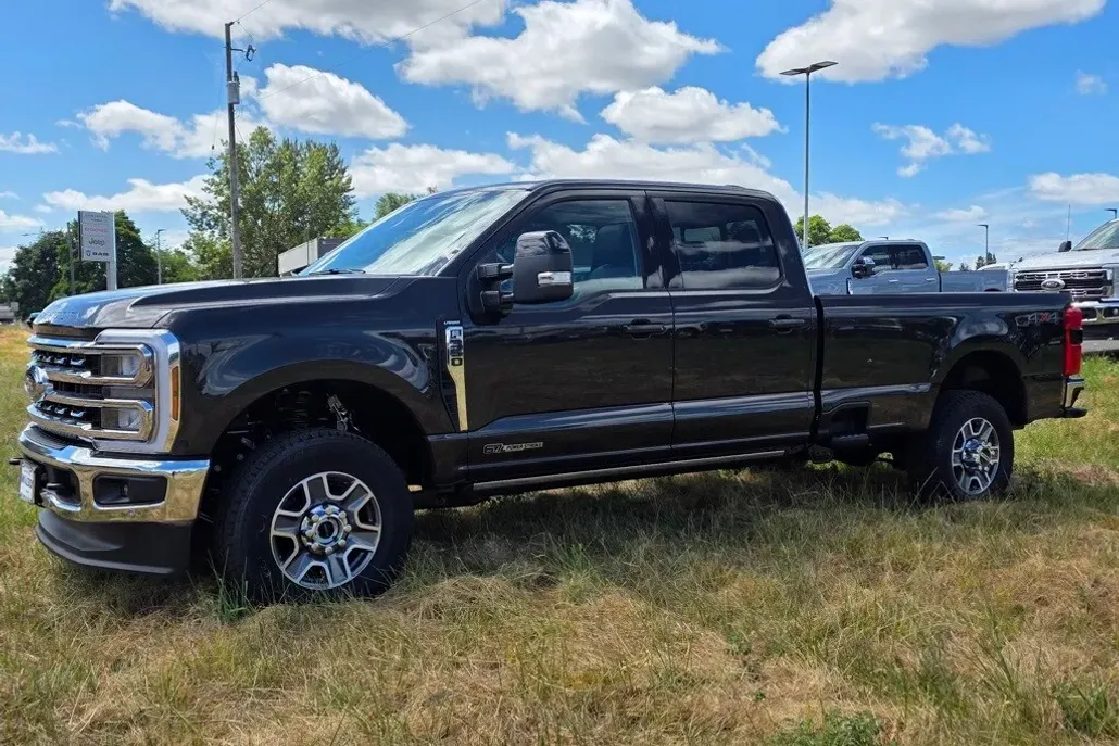 2025 Ford F-350 photo 1