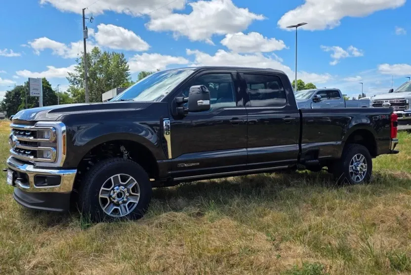 2025 Ford F-350 photo 1