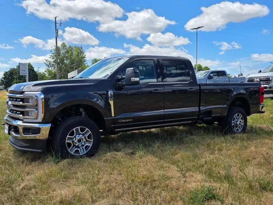 2025 Ford F-350 photo 1