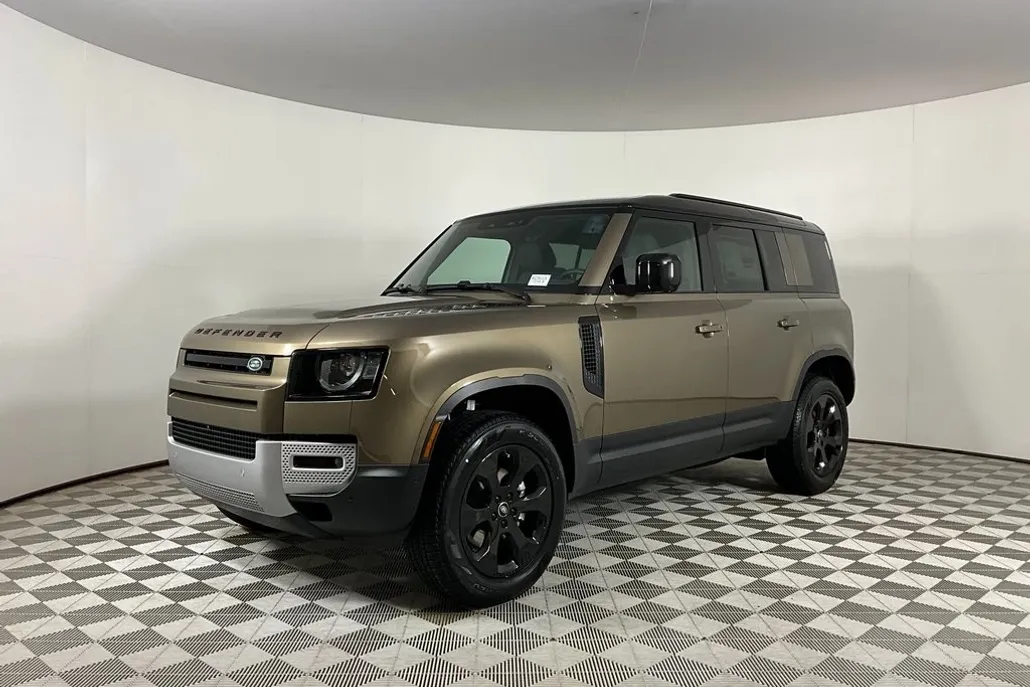 2025 Land Rover Defender 110 S photo 1