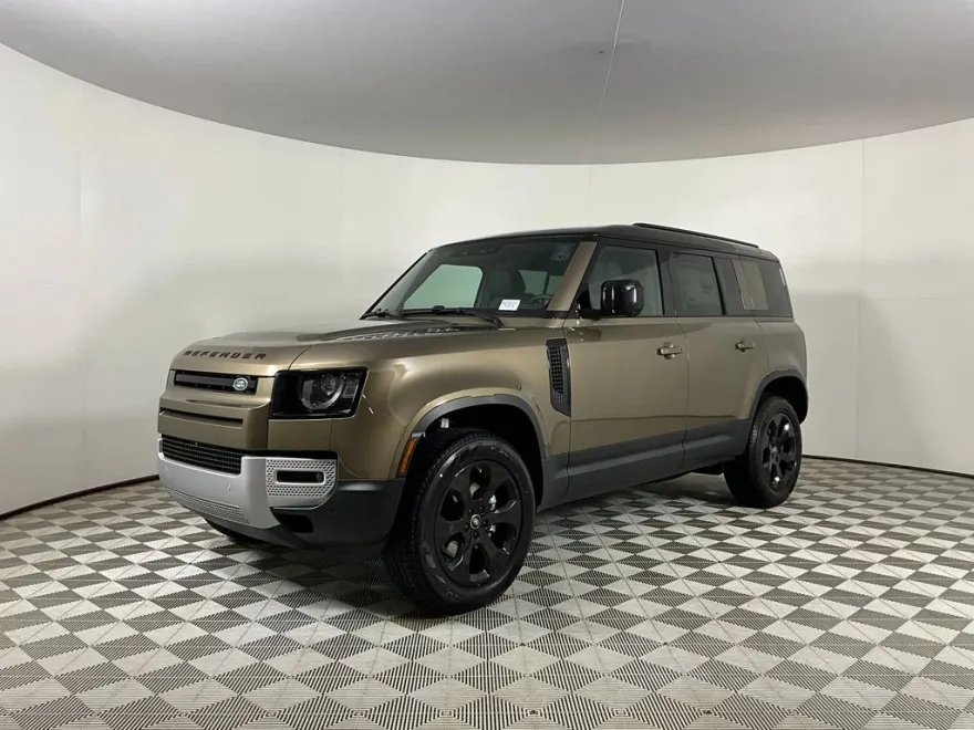 2025 Land Rover Defender 110 S photo 1