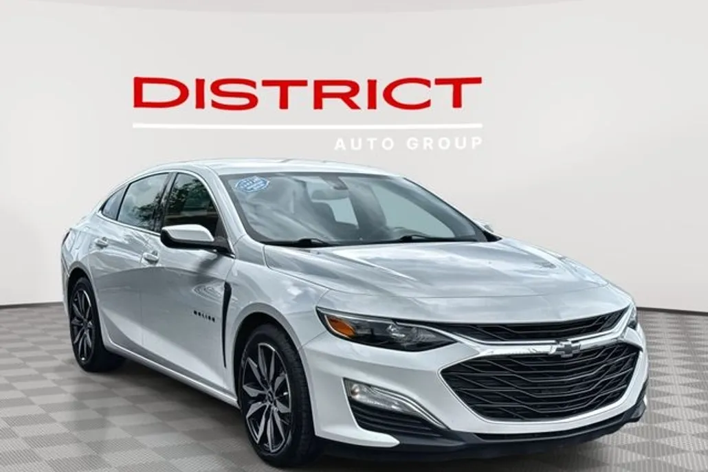 2022 Chevrolet Malibu RS photo 1