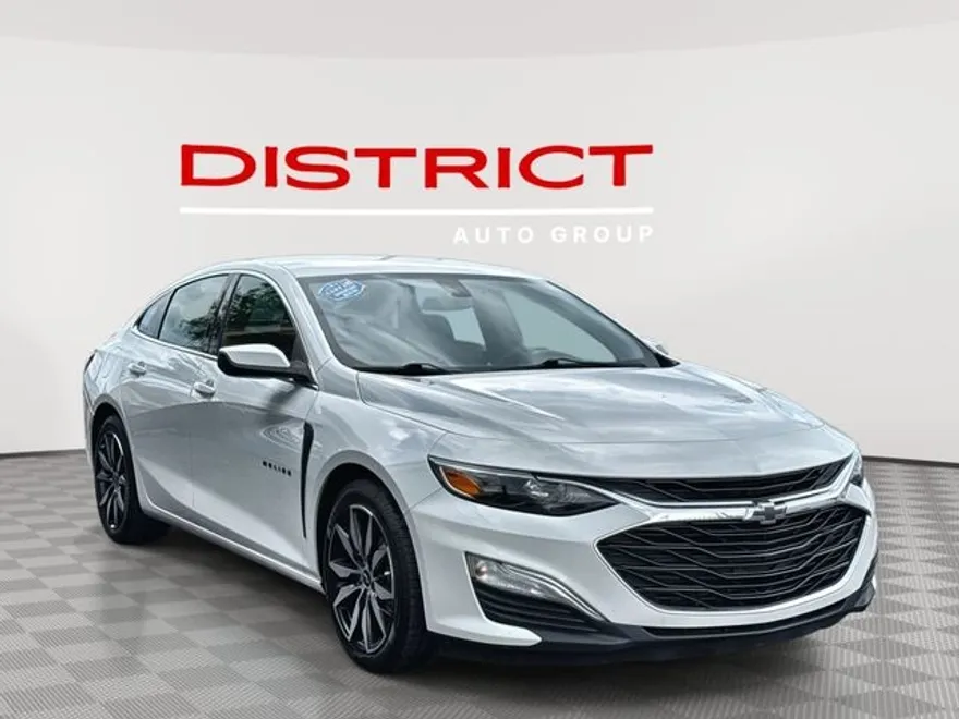 2022 Chevrolet Malibu RS photo 1