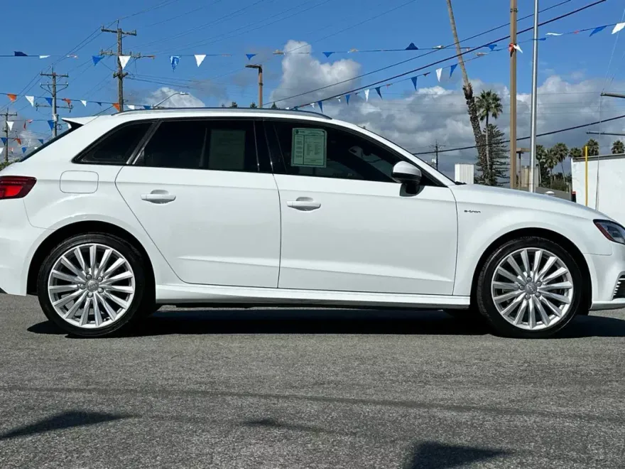 2017 Audi A3 E-tron Premium photo 1