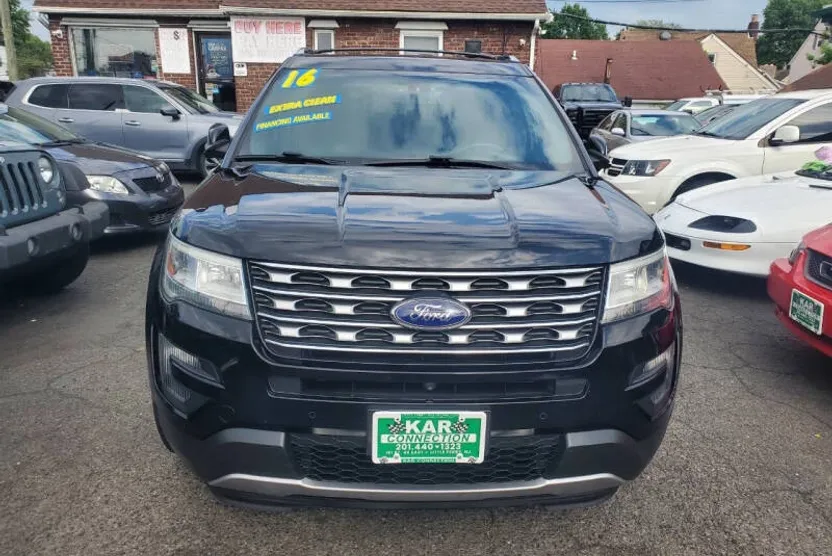 2016 Ford Explorer Limited photo 1