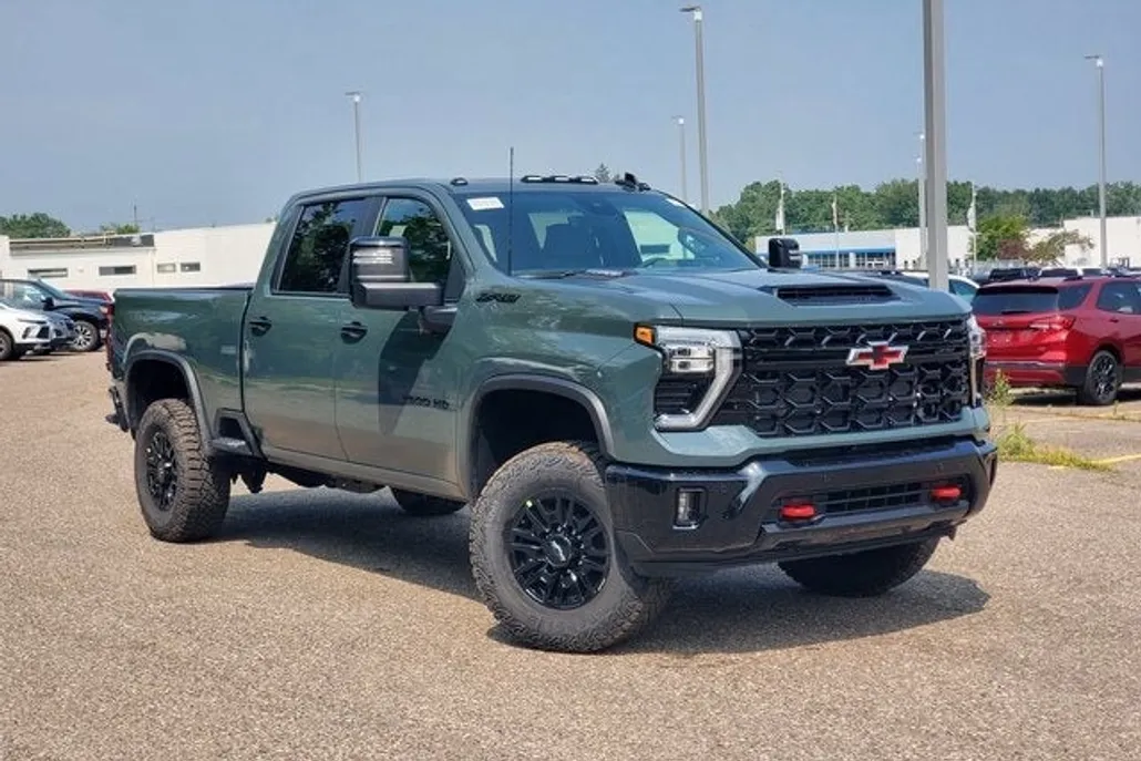 2025 Chevrolet Silverado ZR2 photo 1