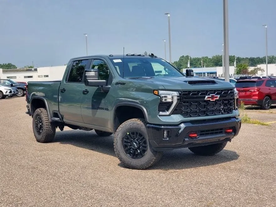 2025 Chevrolet Silverado ZR2 photo 1