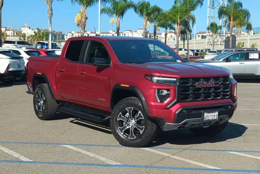 2024 Gmc Canyon AT4 photo 1