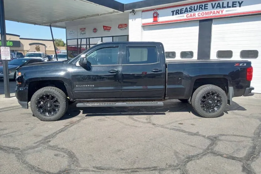 2018 Chevrolet Silverado 1500 LT Z71 photo 1