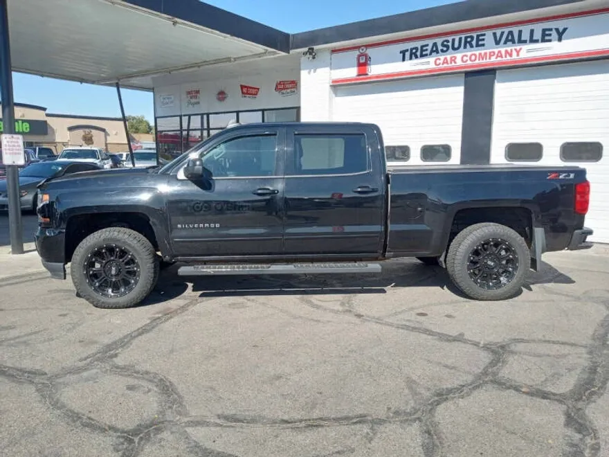 2018 Chevrolet Silverado 1500 LT Z71 photo 1