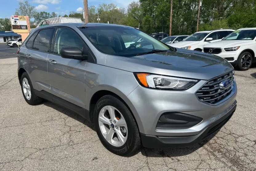 2020 Ford Edge SE photo 1