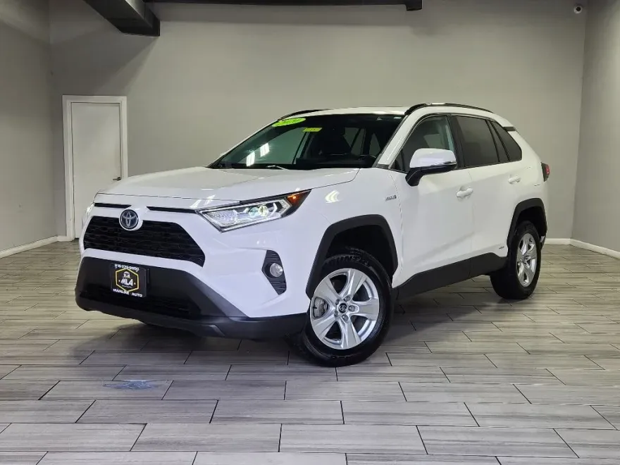 2020 Toyota RAV4 Hybrid XLE photo 1