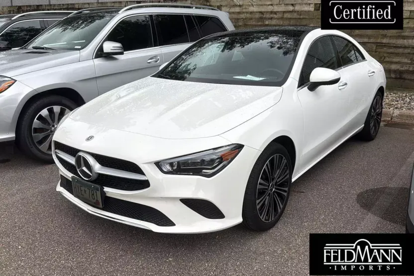 2022 Mercedes Benz CLA 250 4MATIC photo 1