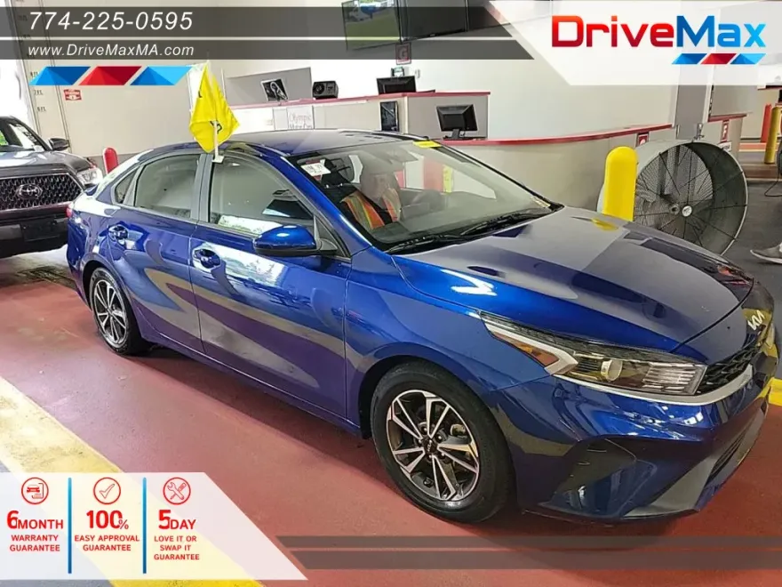 2023 Kia Forte LXS photo 1