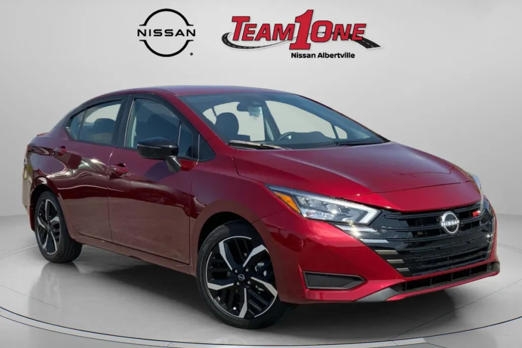 2025 Nissan Versa SR photo 1