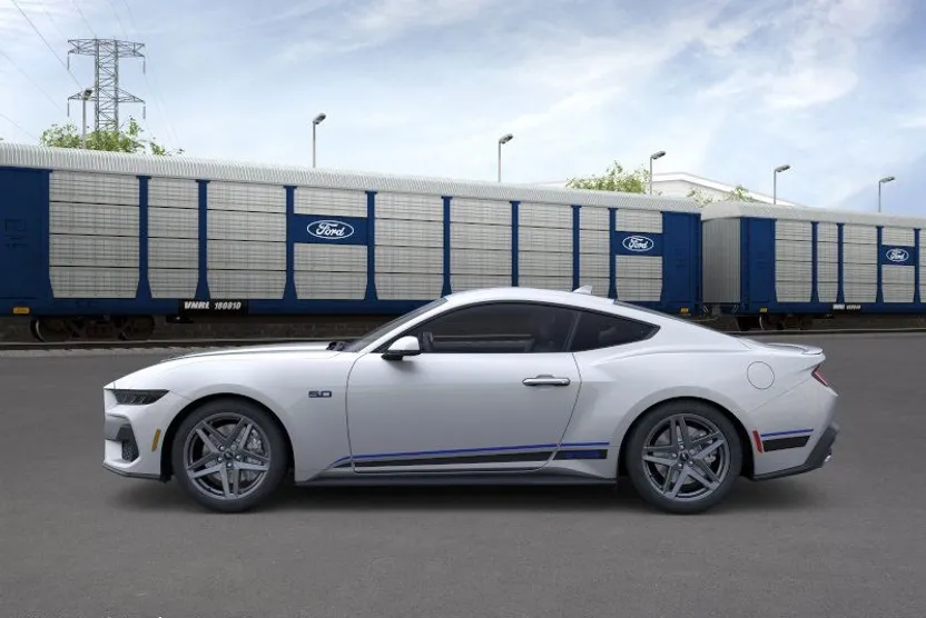 2025 Ford Mustang GT photo 1