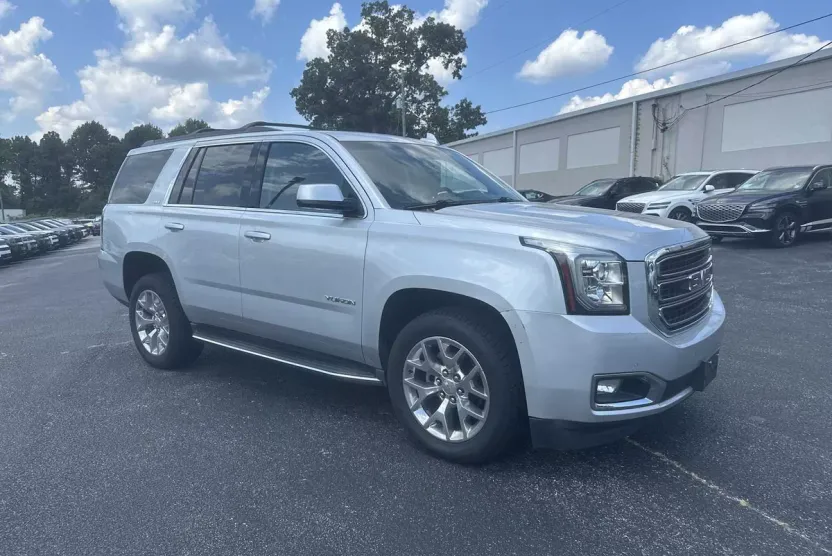 2017 Gmc Yukon SLT photo 1