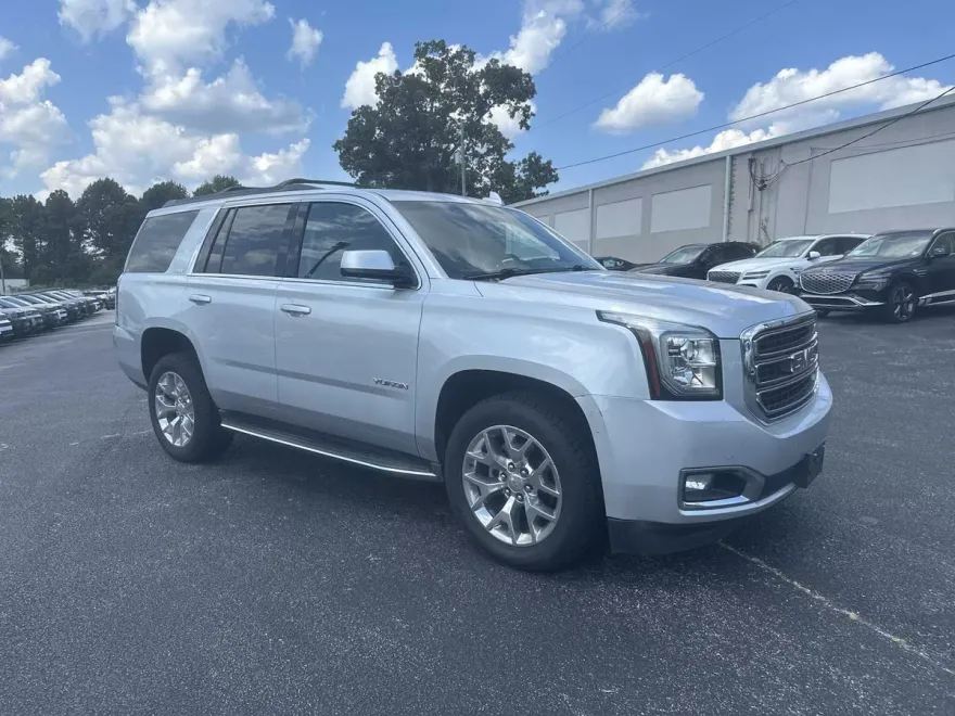 2017 Gmc Yukon SLT photo 1