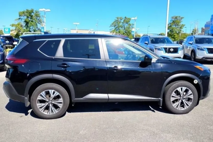 2023 Nissan Rogue SV photo 1