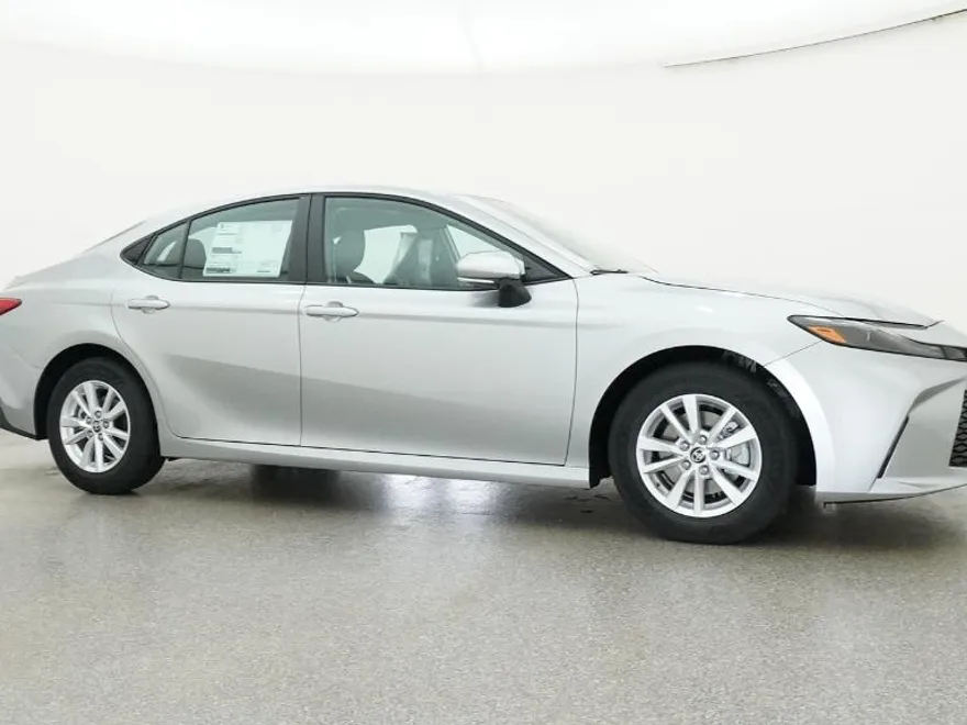 2026 Toyota Camry LE photo 1