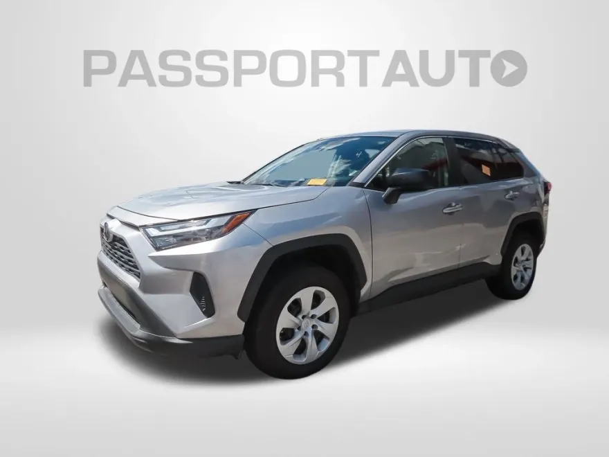 2024 Toyota RAV4 LE photo 1