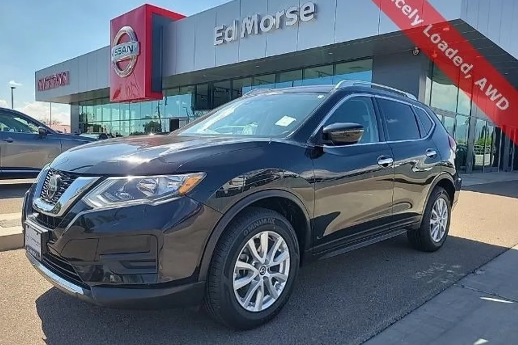 2019 Nissan Rogue SV photo 1