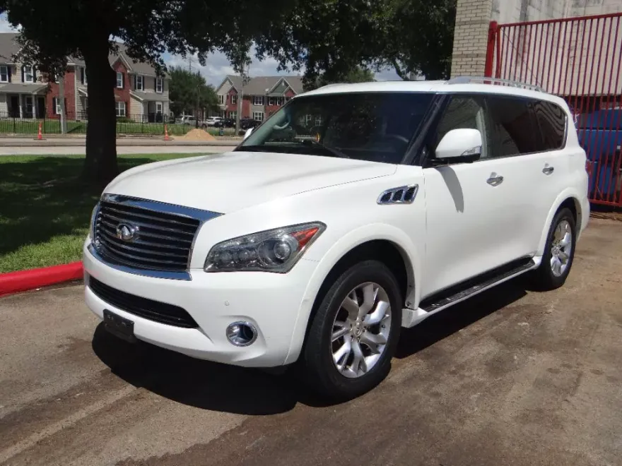 2011 Infiniti QX56 photo 1