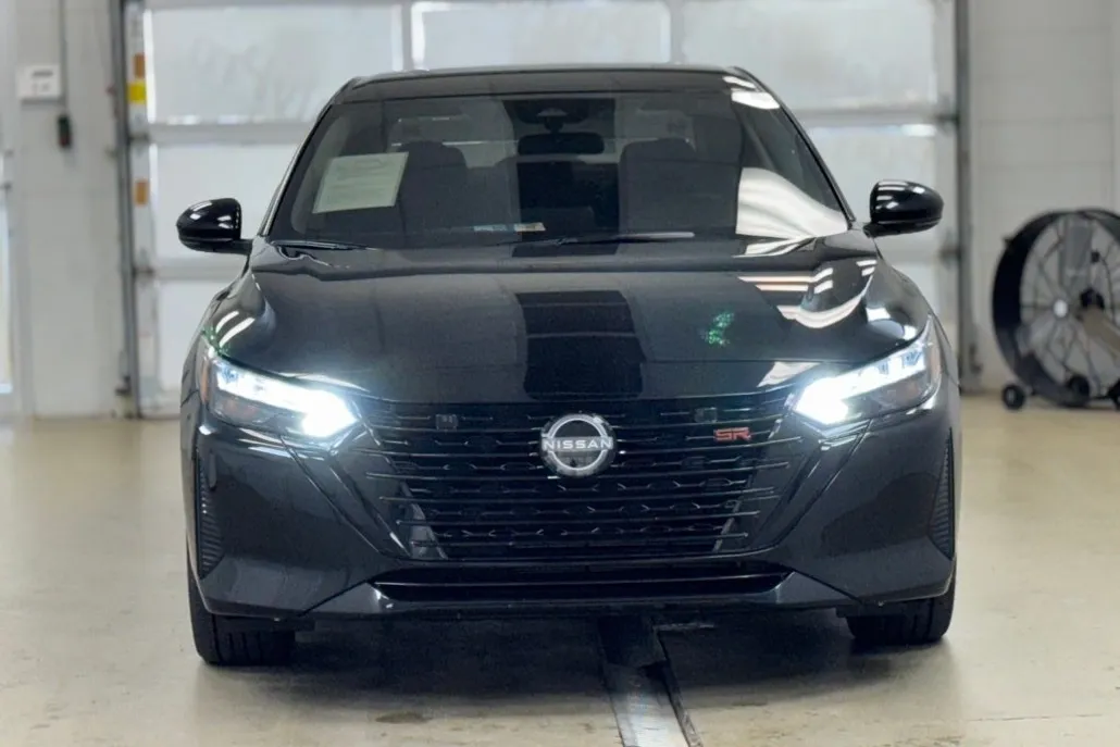 2025 Nissan Sentra SR photo 1