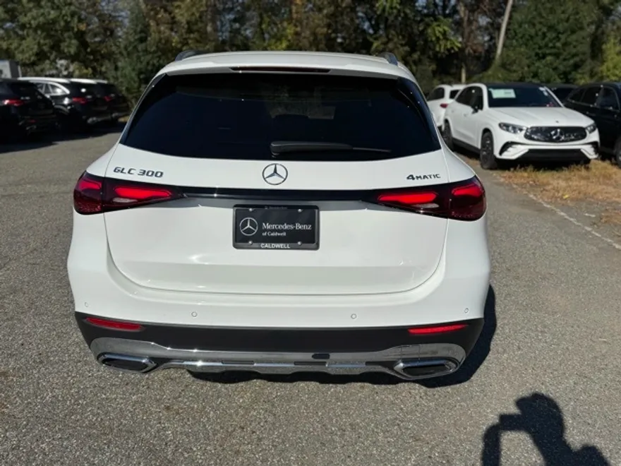 2026 Mercedes Benz GLC 300 4MATIC photo 1