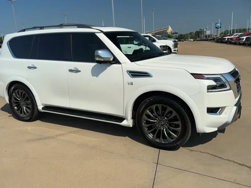 2022 Nissan Armada Platinum photo 1
